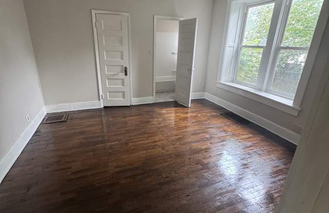 908 Southwest Macvicar Avenue - 1 Gallery 4