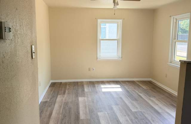 901 S 19th Gallery 3