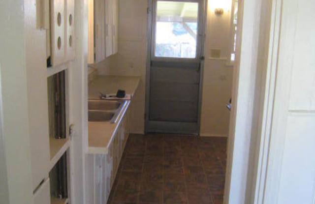 4354 Rosebud Lane Gallery 3