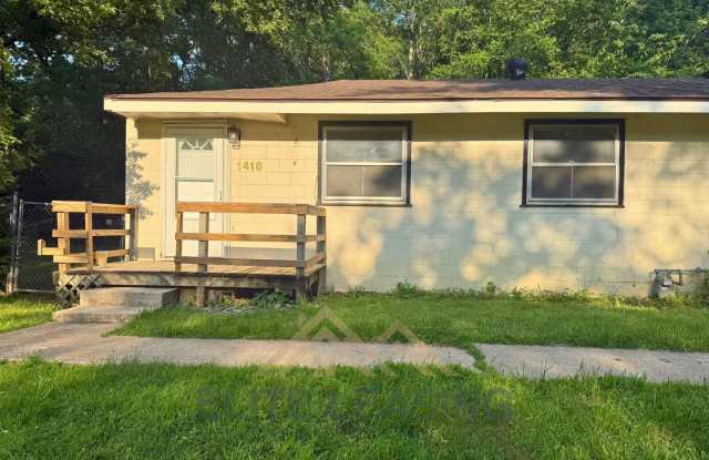 Cozy 2-bedroom duplex Available Now! photos photos