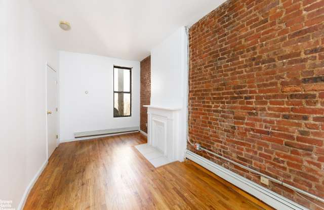 160 Seventh Avenue Gallery 2