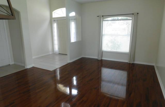 964 Tavernier Circle Gallery 3