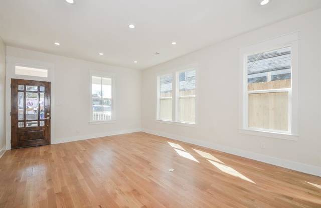 1416 Bingham Street Gallery 3