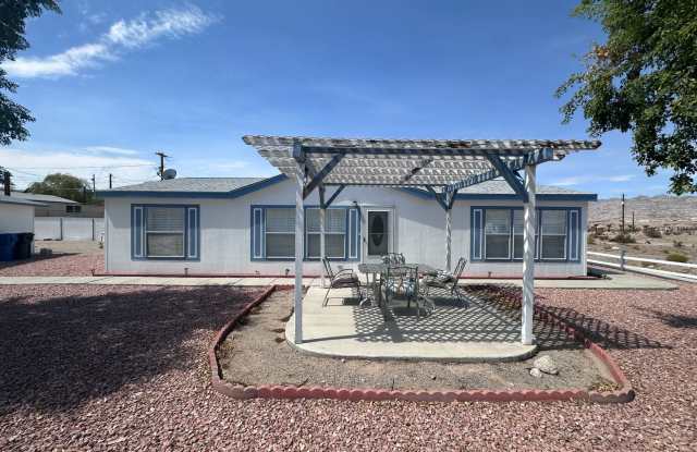 3BR 2Ba Home Near Hwy 95/Safeway in Quiet neighborhood Gallery 1