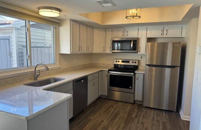 3BR Townhome in Nashville Gallery 4