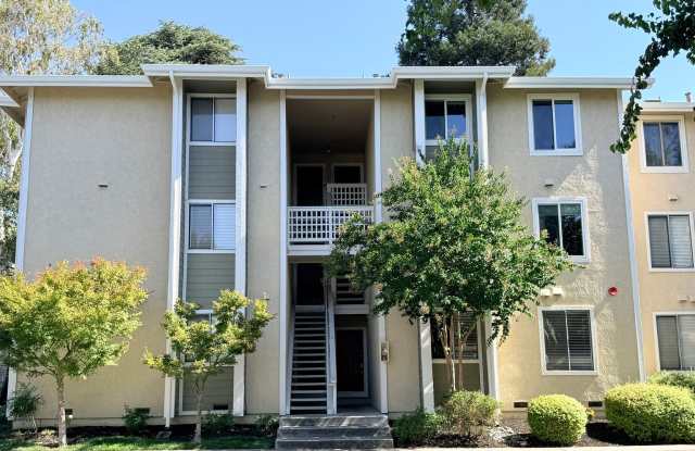 Updated and Move-In Ready, 2BD/1BA, 2nd-Story Condo Unit at Carriage Place, Walnut Creek- Available NOW! Gallery 1