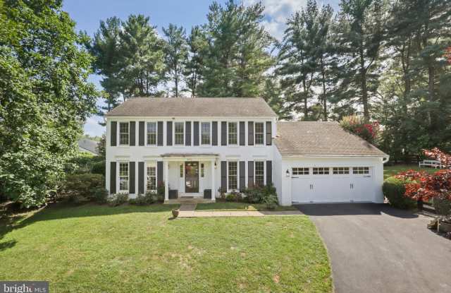 892 VAN DUSEN COURT - 892 Van Dusen Court, Great Falls, VA 22066