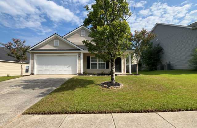 3 Bedroom, 2 Bath home in desirable Longleaf Subdivision Gallery 1