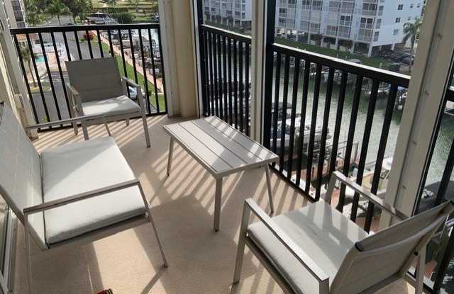 4471 Bay Beach Lane Gallery 3