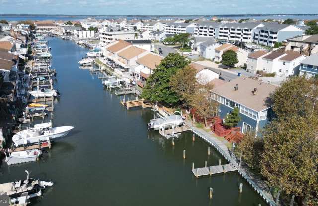 135-8 NEWPORT BAY Drive unit: 8 photos photos