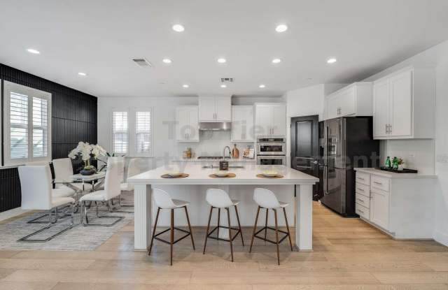 ***Spectacular 4 bed, 3 bath, 2,558 sq ft House for Rent Now-Available NOW Gallery 3