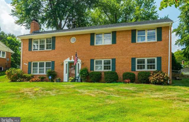 10823 COLTON STREET - 10823 Colton Street, Kings Park West, VA 22032