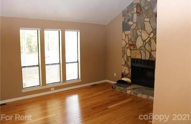 11301 WT Harris Boulevard Gallery 2