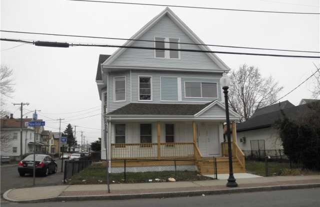147 Newfield Avenue Gallery 2