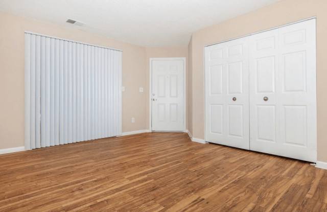 Cross Creek Apartments Gallery 3