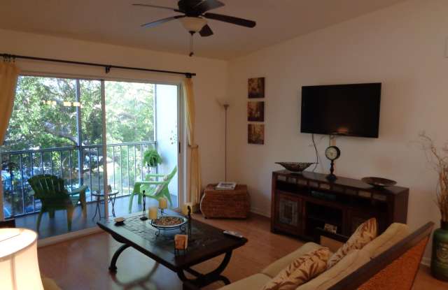 2512 SE Anchorage Cove SE Gallery 1
