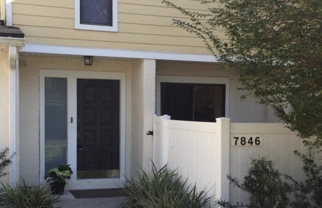 7846 PLAYA DEL REY CT - 7846 Playa Dei Rey Court, Jacksonville, FL 32256