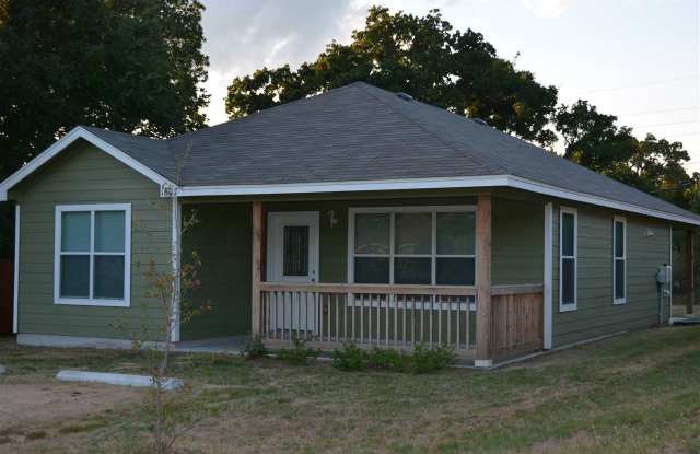 1607 Navajo Trail - 1607 Navajo Trl, Kingsland, TX 78639