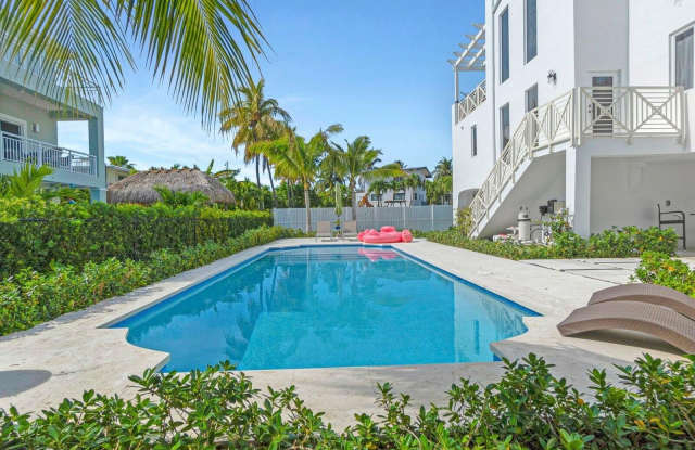 317 E seaview Circle Gallery 2