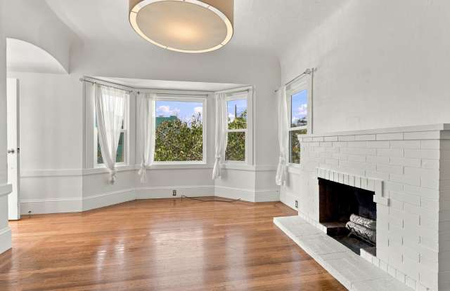 Charming Two Bedroom Home in Mission Terrace - Please Contact for Showing Availability! Gallery 4