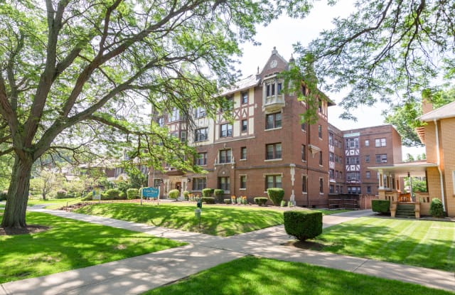 Lake West Apartments Gallery 2