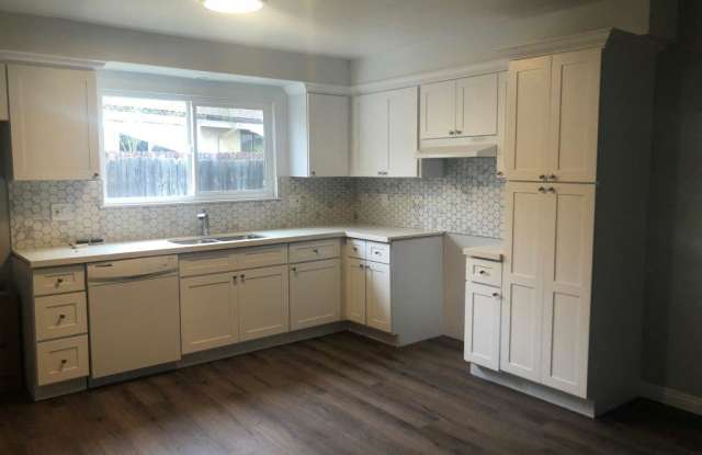 1330 Ditwood Place Gallery 2