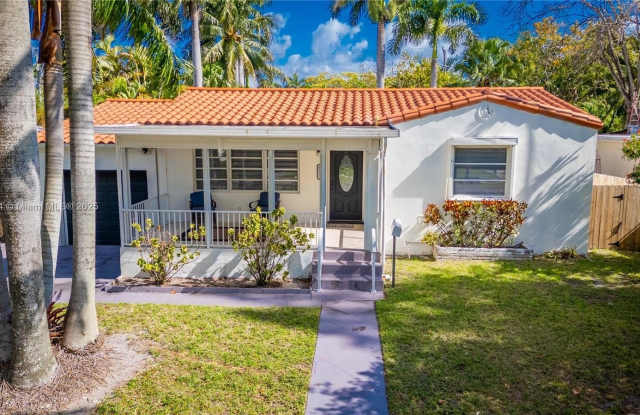 1527 Fletcher St photos photos