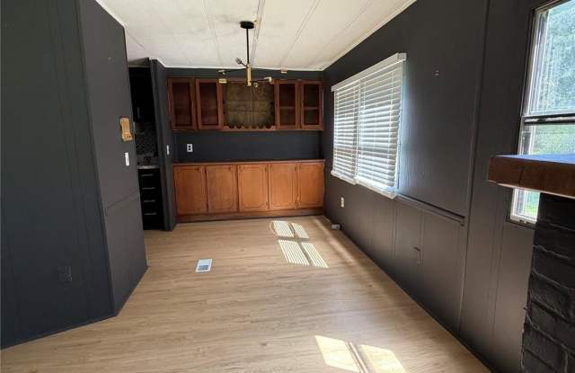 4228 Horse Road Gallery 3
