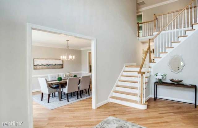 8124 Sandburg Hill Ct Gallery 3