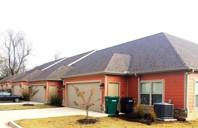 2005  S Dixieland  RD Unit #E - 2005 South Dixieland Road, Rogers, AR 72758