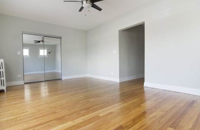 4453-59 West Diversey Gallery 2