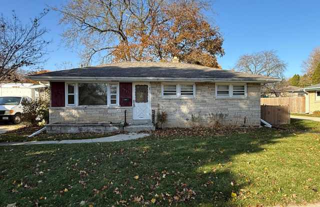 3 bedroom 1.5 bath ranch home near southridge - 4021 South 74th Street, Milwaukee, WI 53220