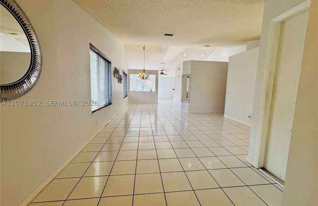 4340 Pine Ridge Ct Gallery 2