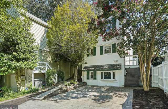 2749 ARIZONA Avenue NW photos photos