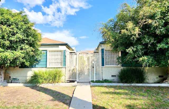 146 N Hamilton Drive - 146 North Hamilton Drive, Beverly Hills, CA 90211