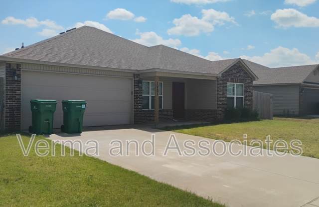 1701 Forest Dr - 1701 Forest Drive, Centerton, AR 72719