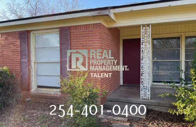 HALF OFF FIRST MONTHS RENT!!! 2-Bedroom, 1-Bathroom Duplex Waco TX photos photos