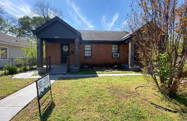 723 Roanoke Ave photos photos