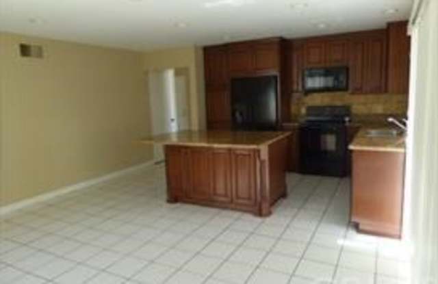 4392 Bridgeway Street Gallery 2
