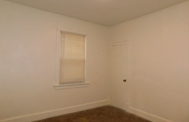 2922 N 24th Place 110 Gallery 2