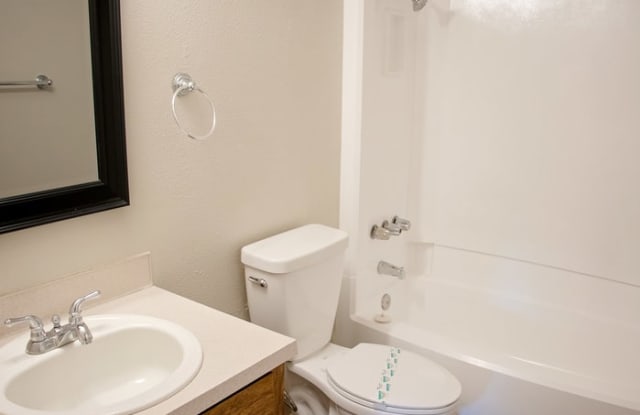 7417 Northeast 13th Avenue - 7417 NE 13th Ave, Hazel Dell, WA 98665