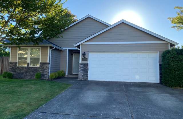 Prime Location - 3Bdrm / 2 Bath House - Water, Sewer  Landscaping Included! - 1457 Southwest Birdie Drive, Corvallis, OR 97333