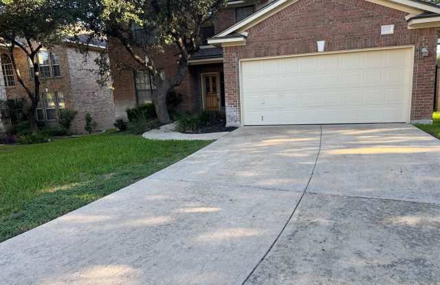GATED COMMUNITY  |  STONE OAK  |  4 BEDROOMS + HUGE LOFT  |  SMALL LOFT/NURSERY/OFFICE  |  EXCELLENT NEISD SCHOOLS  |  SPACIOUS & BEAUTIFULLY FURNISHED  |  ACROSS CANYON SPRINGS GOLF CLUB Gallery 3