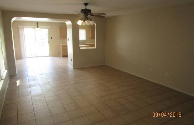 323 TERRITORY OAK Gallery 4