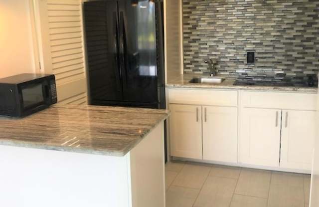 Upgraded Studio Unit at the Five Regents in Convenient Salt Lake w/ Parking Gallery 4