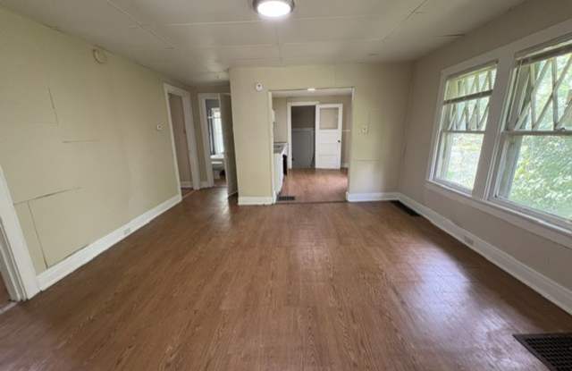 Charming 3-Bedroom Akron Home with a Covered Porch and Private Yard Gallery 4