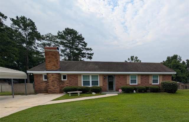 702 Dogwood Lane Gallery 1