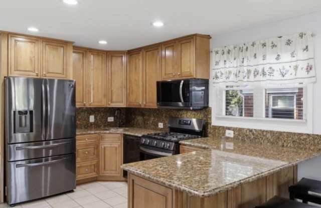 13105 HALLET CT Gallery 4