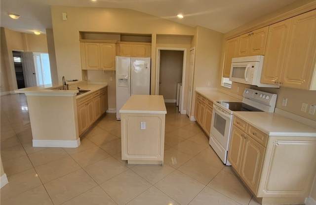 2803 8th Street W Gallery 3