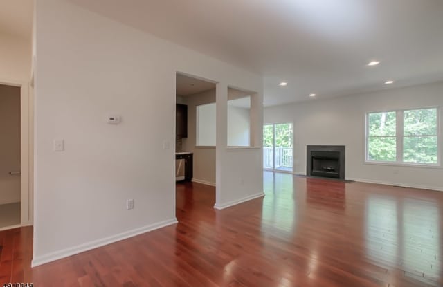 38 DECROCE CT Gallery 3